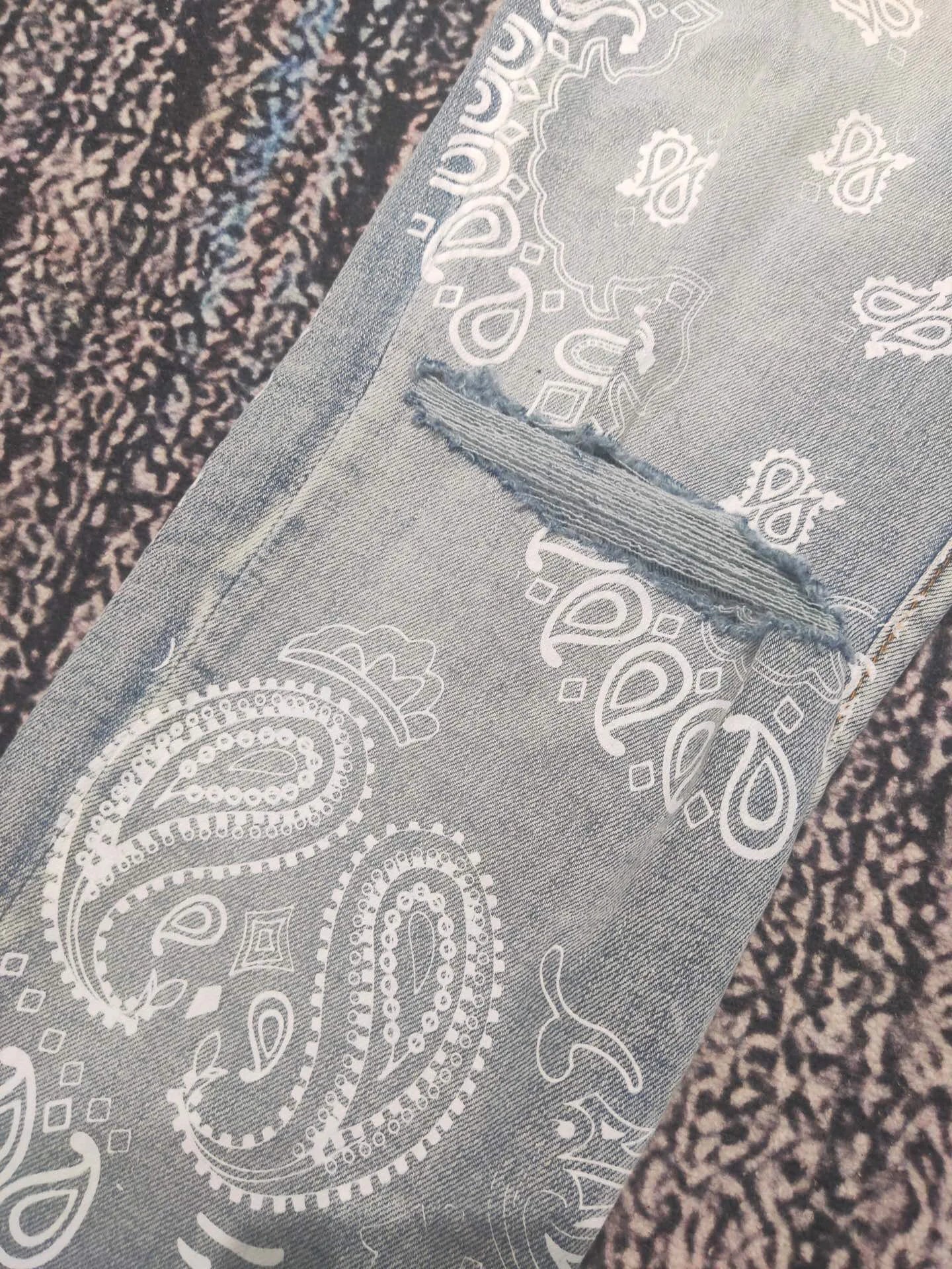 2025 Discounted men paisley prints distressed blue jeans no stone